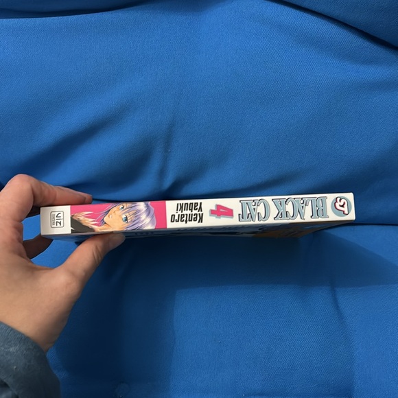 Black Cat Comic Volume 4 By Kentaro Yabuki ShonenJump Manga RatedT+ForOlderTeens - Picture 3 of 9